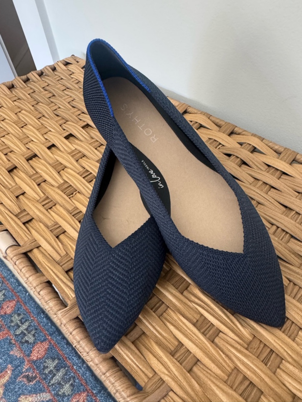 Rothy's Pointed short heels in Navy with Blue SIZE 8 brand NEW